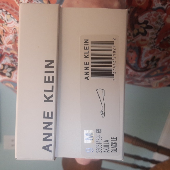 Black Anne Klein EUC Flats with Original Box - Picture 6 of 6